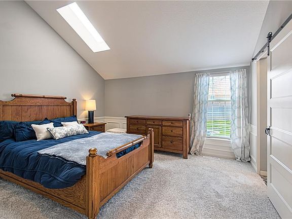 4th image of 1712 NE Whitestone Dr