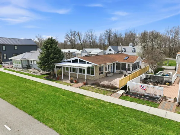 13482 W Bank Dr, Millersport, OH 43046