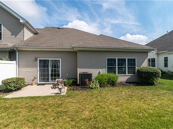 3rd image of 16 Moor Dr