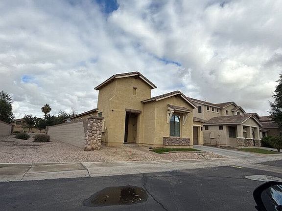 3rd image of 400 W Wisteria Pl