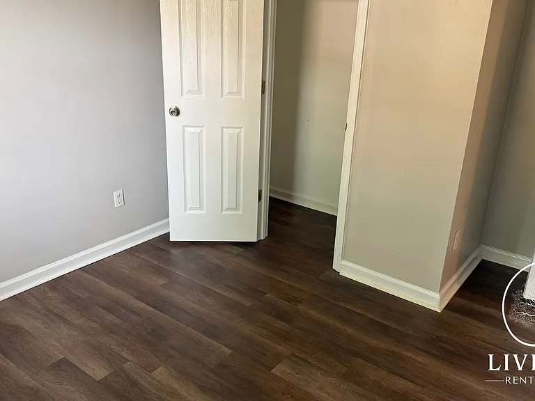 800 Wallace Martin Dr — Photo 16
