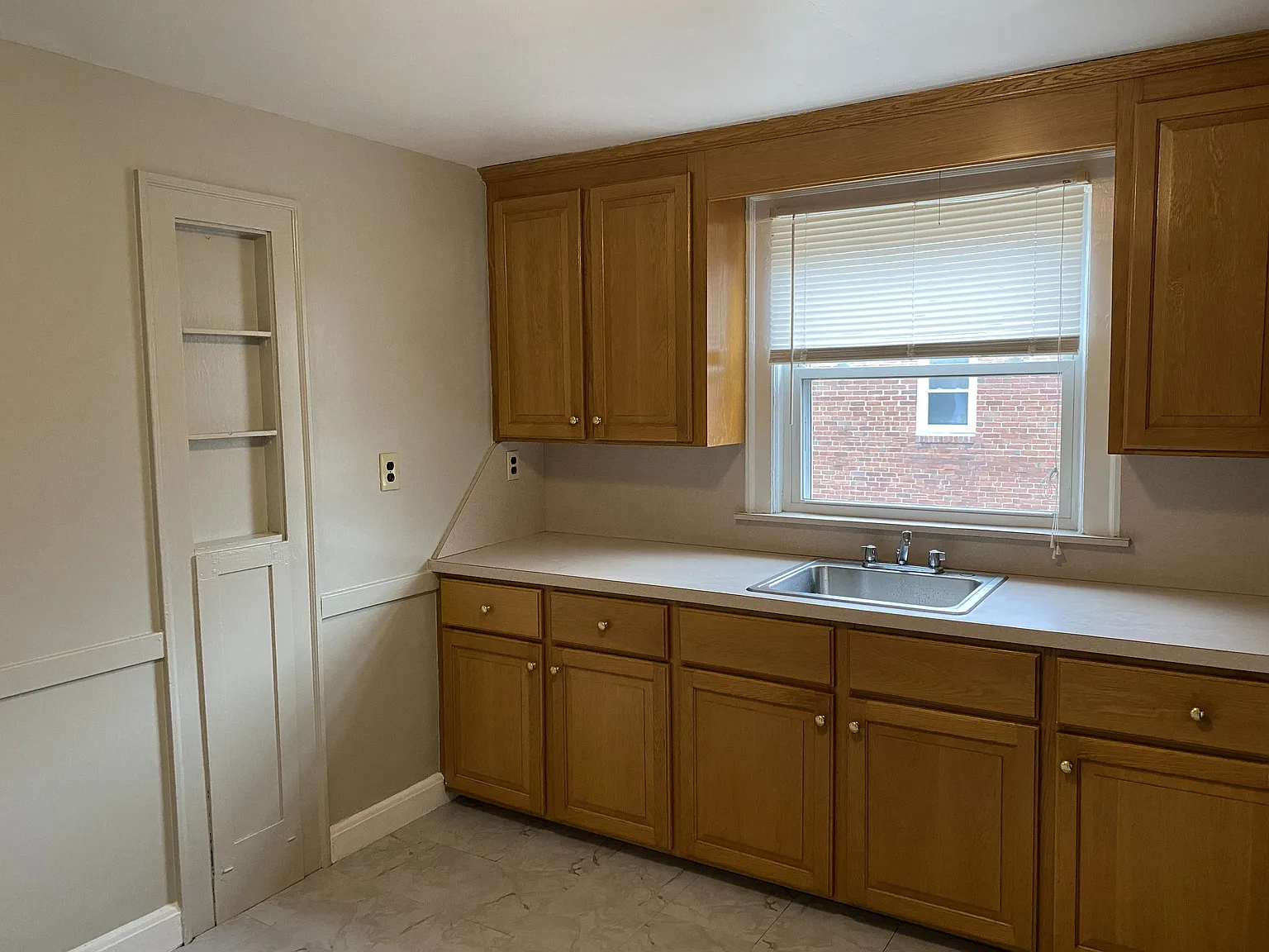 2 bed, 900 sqft, $2,250 — Photo 2