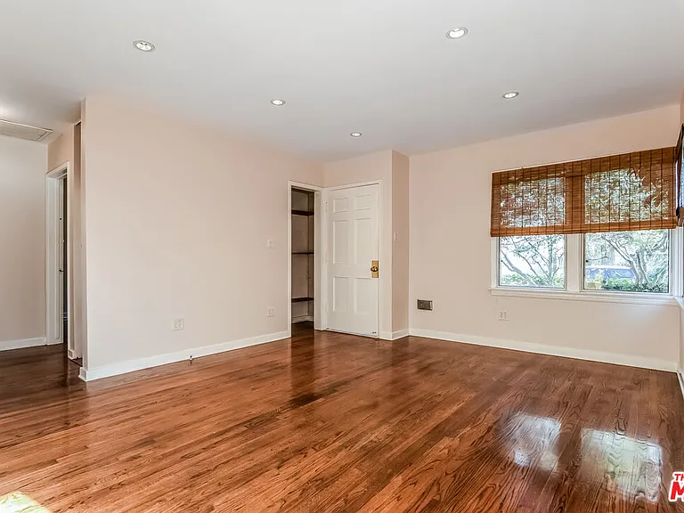 801 Brooks Ave — Photo 4