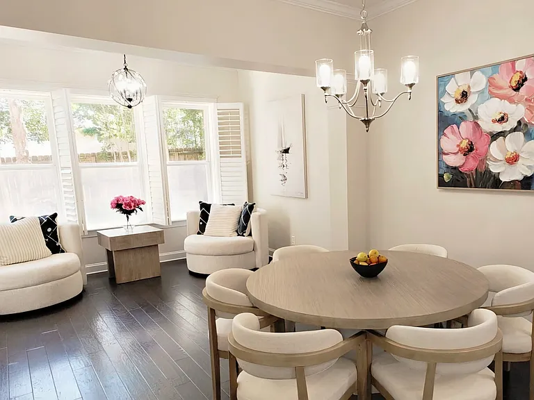 Breakfast nook