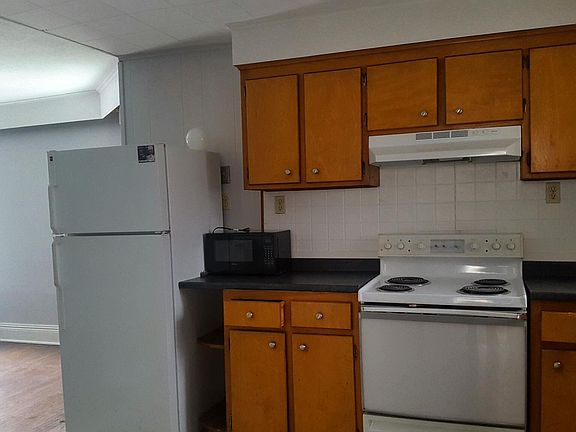 5th image of 152 Loring Ave #2