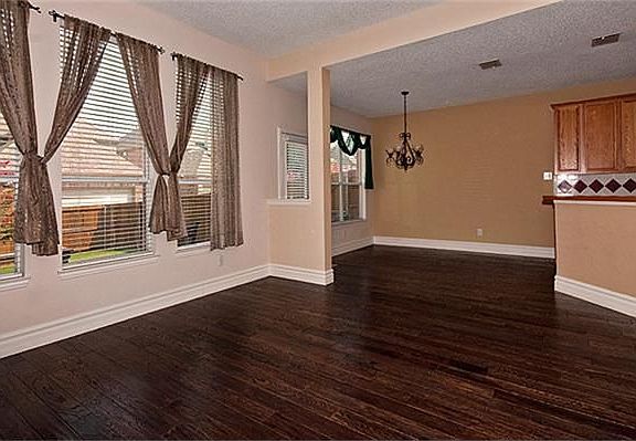 5th image of 1816 Angel Falls Dr
