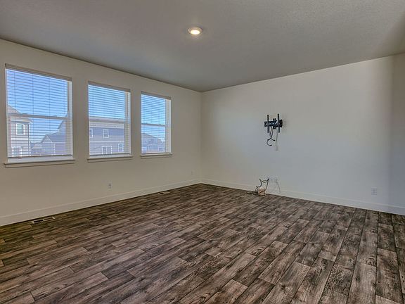 5th image of 249 Sparrow Dr