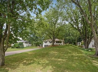 239 Grafton Ave N, Oakdale, MN 55128
