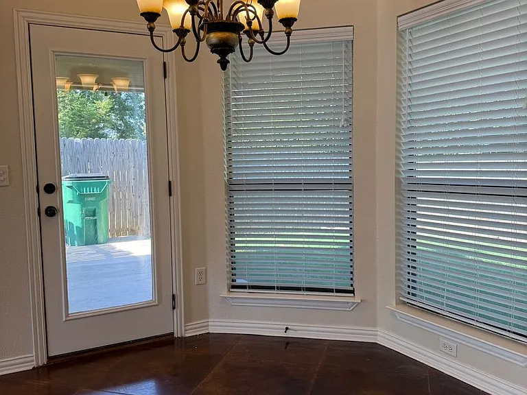 330 Jade Ln — Photo 5