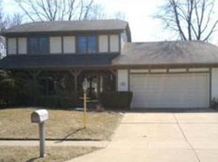 1675 Plymouth Dr, Bettendorf, IA 52722