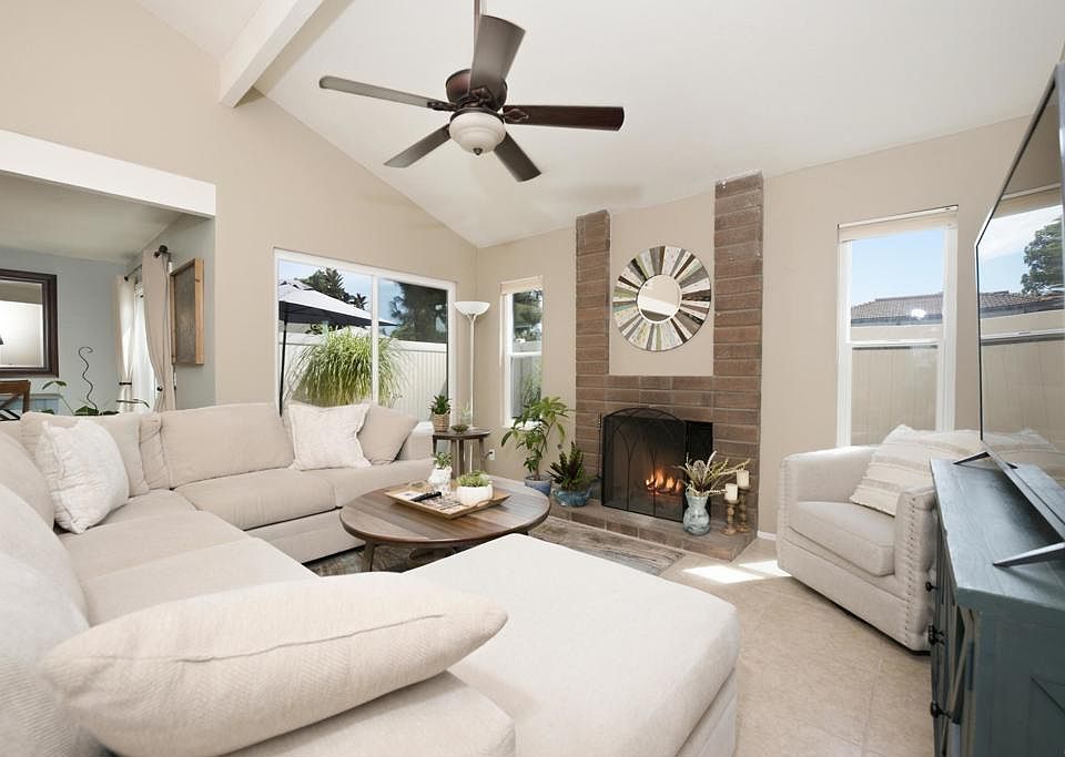 1st image of 3553 Coconut Way
