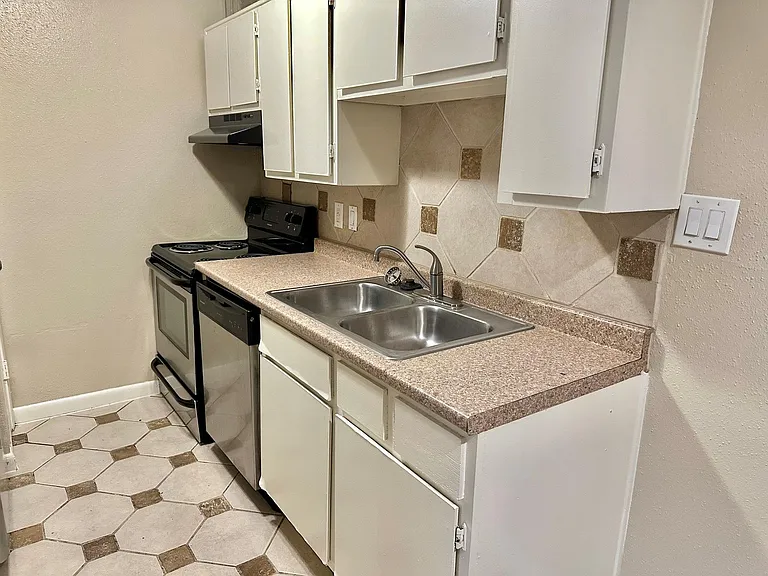 2750 Holly Hall St #703 — Photo 10