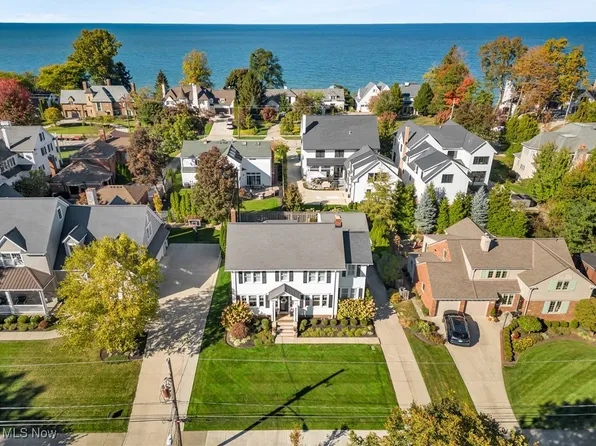 21540 Aberdeen Rd, Rocky River, OH 44116