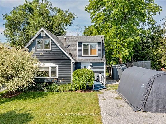 2nd image of 17 Farley Cir