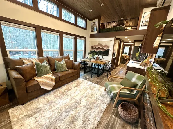 32 Mossy Rock Ln, Monteagle, TN 37356