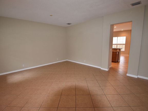 3rd image of 602 NW 26th Ct