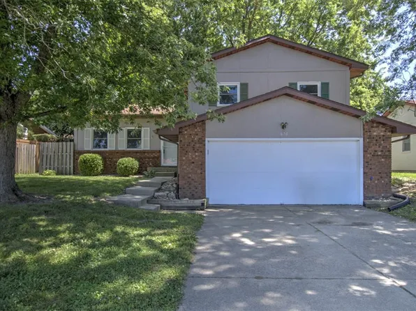 870 S Green Meadow Dr, Decatur, IL 62521
