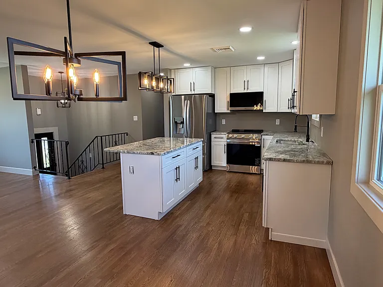 469 Elmhurst Ave — Photo 13