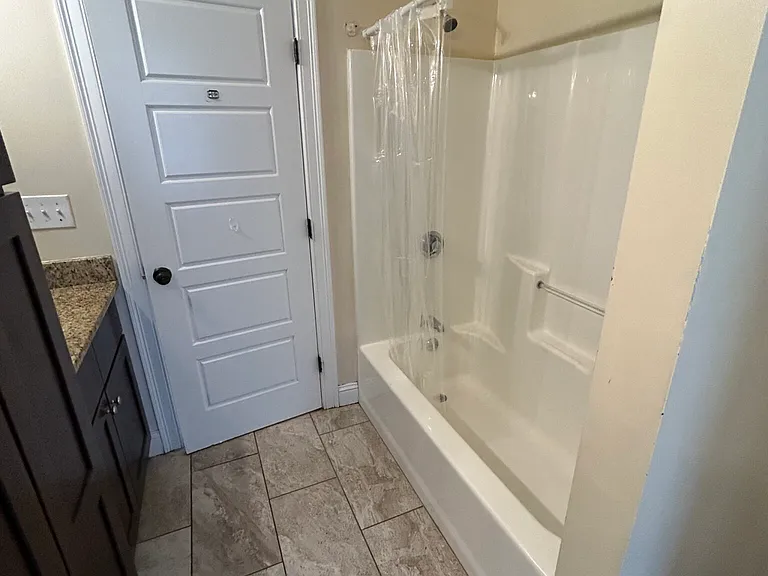 76 Grant St #1D — Photo 10
