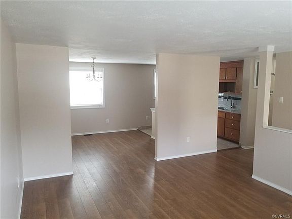 2nd image of 519 Vantage Pl