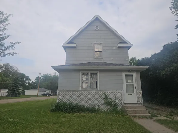 1024 N State St, Aberdeen, SD 57401