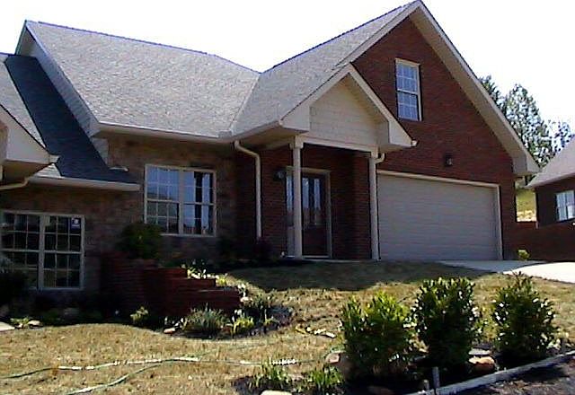 1st image of 560 Kensington Dr