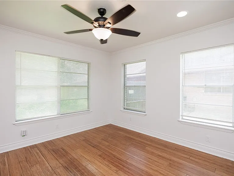 830 Crestview Dr — Photo 27