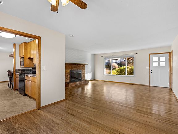 5th image of 2488 W Lorraine Ave