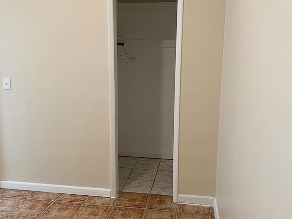 4th image of 15960 NE 19th Ct #2