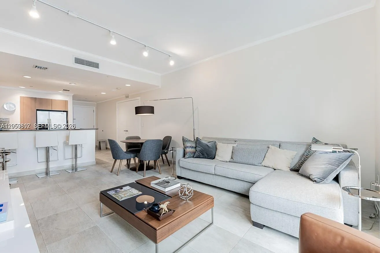 1060 Brickell Condo — Photo 4