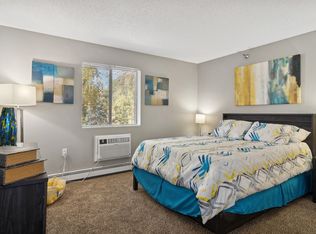 Twelve 501 Apartment Homes, Burnsville, MN 55337