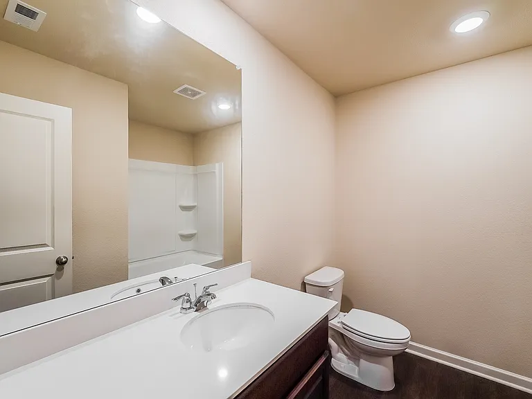 165 Clover Ln — Photo 9