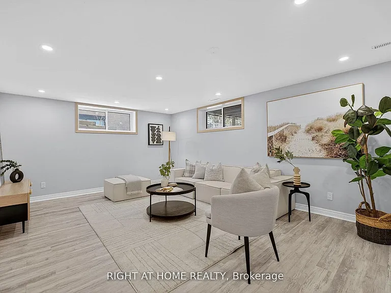 30 Ptarmigan Cres — Photo 2