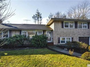 64 Sunset Dr, Huntington, NY 11743