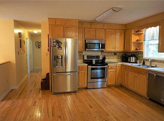 2nd image of 3234 Smokey Ln