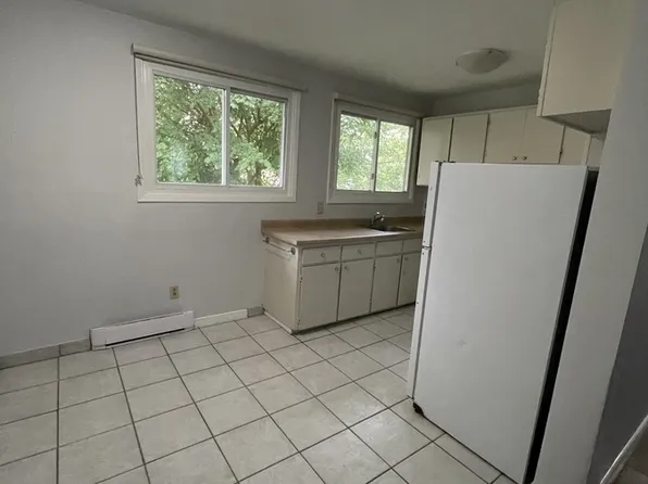 60 Southend Cres #4, Chatham Kent, ON N7M 4X8