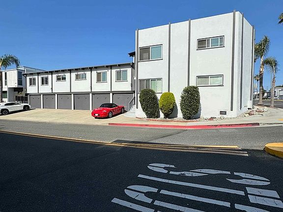 3rd image of 1401 Manhattan Beach Blvd APT C