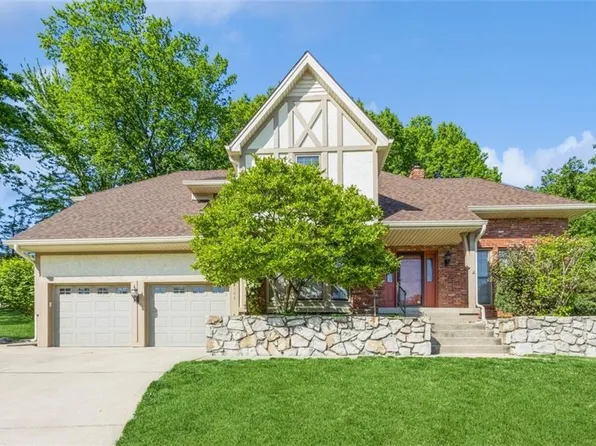 504 NW Briarcliff Pkwy, Kansas City, MO 64116