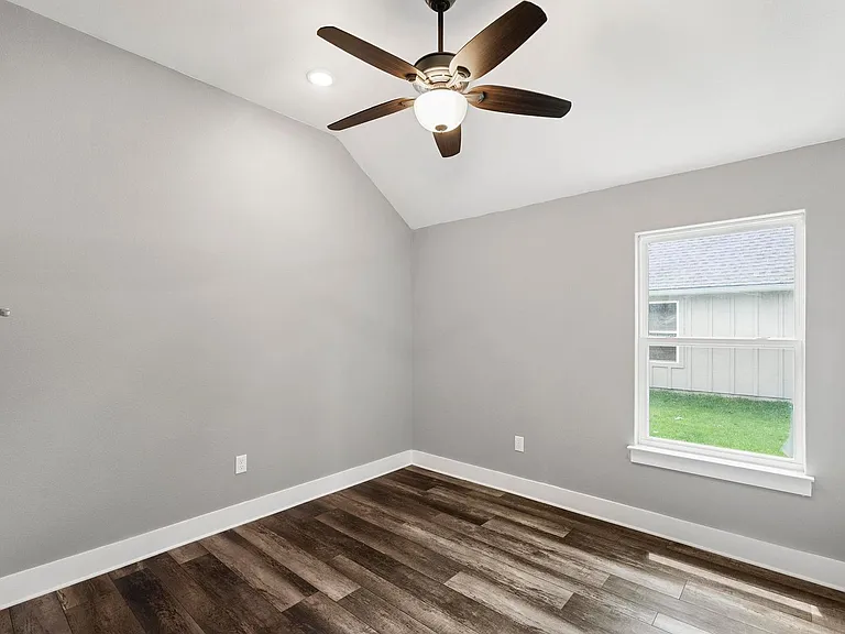203 E Salty St — Photo 15