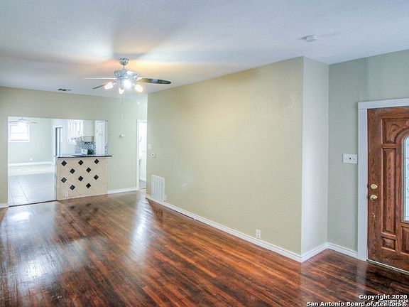 5th image of 1011 Chicago Blvd