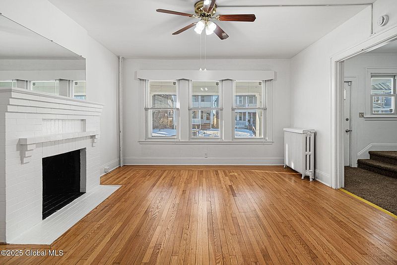 4th image of 789 Myrtle Avenue