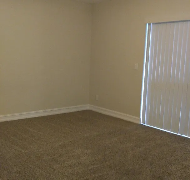 607 SE 13th Pl — Photo 11