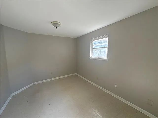 9018 Amour Dr — Photo 5