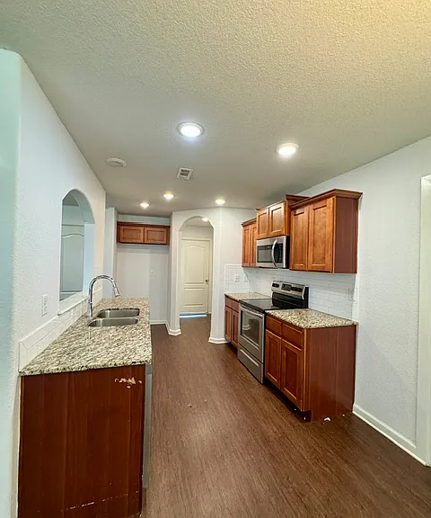 508 Eagle Dr NE — Photo 8