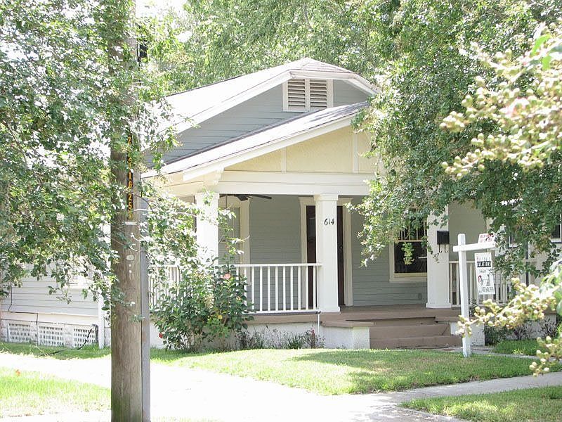 1st image of 614 E Amelia St