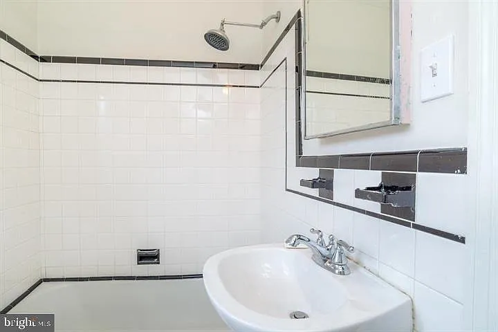 1667 Primrose Rd NW — Photo 21