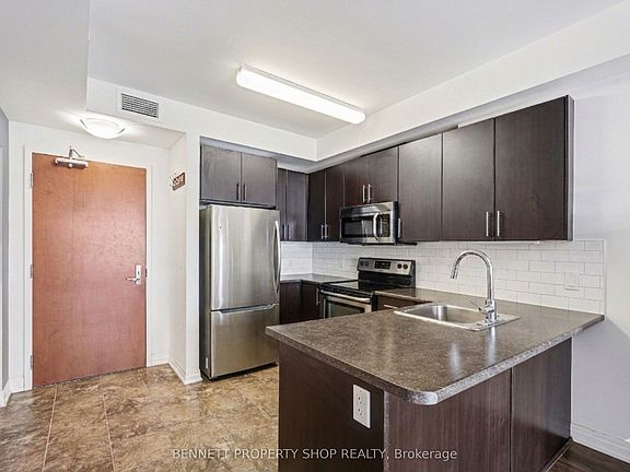 2nd image of 242 Rideau St #2005