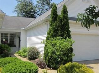 6932 Cottage Cir, North Ridgeville, OH 44039