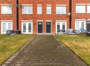 1751 Lampman Ave #33, Burlington, ON L7L 6W2