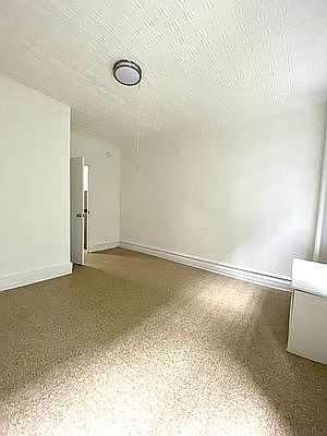 2nd image of 226 E 89th St #8B